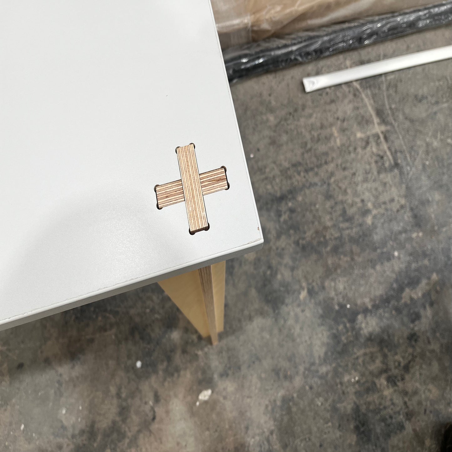 Worker B - El Cheapo Desk - Light Grey