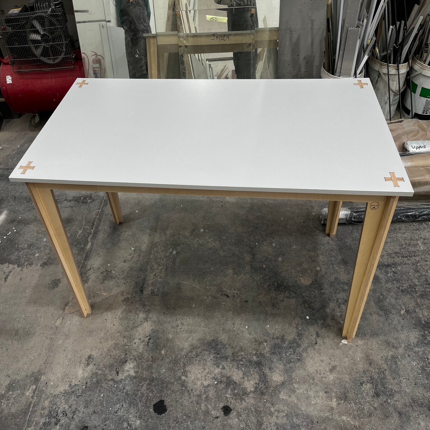 Worker B - El Cheapo Desk - Light Grey