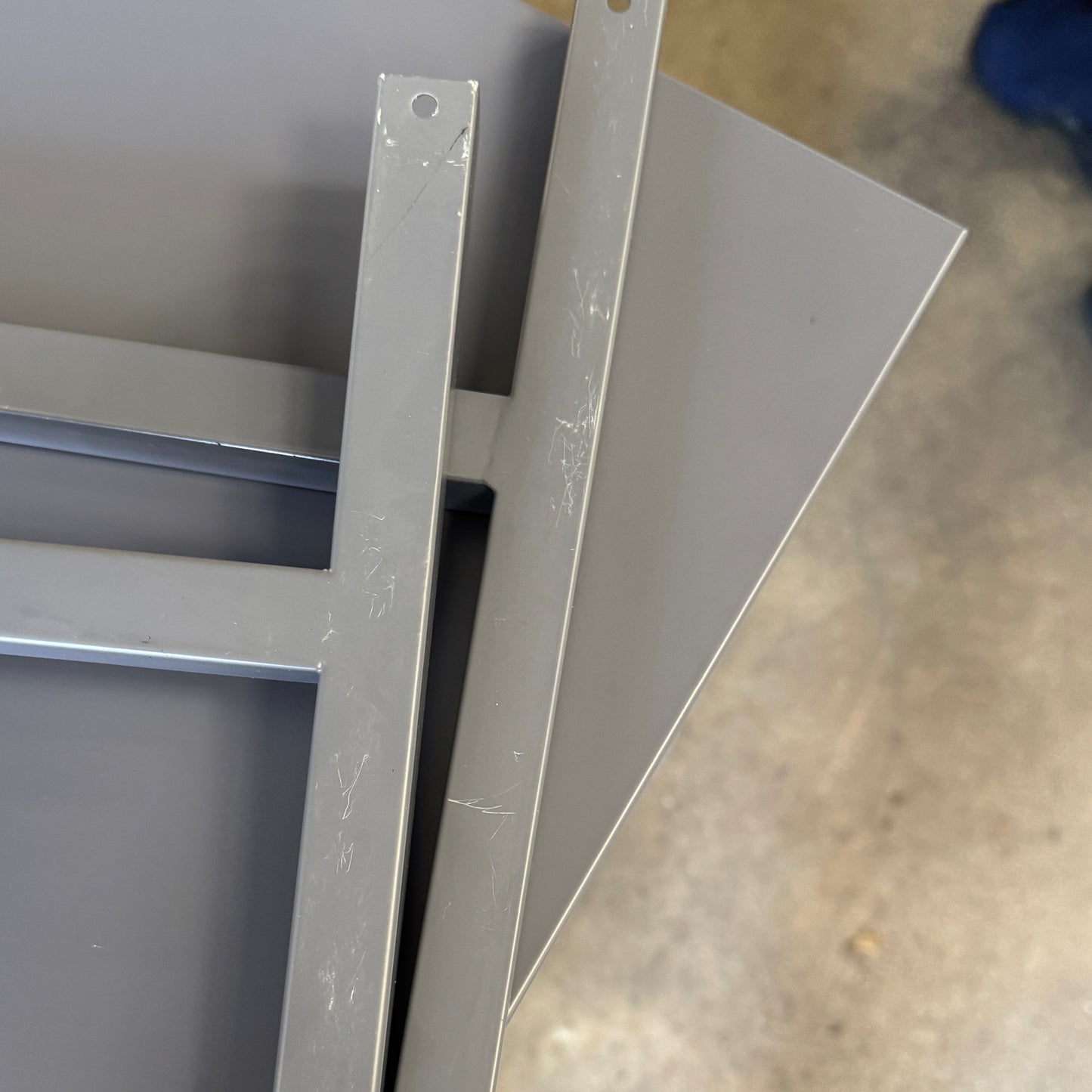 Sugar Cube Locker - Carbon Grey